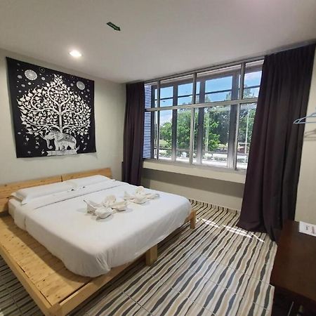 De Chukai Hotel Exterior photo